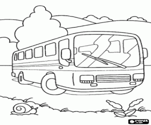 Colorear Autobus de pasajeros en el paisaje