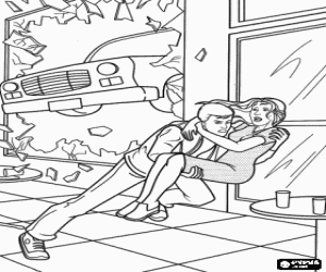 Colorear Peter Parker salvando a una chica de ser atropellada por un coche que entra por el escaparate