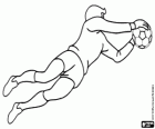 Portero o guardameta saltando y atrapando el balón