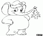Elefante con un gorro de Papá Noel y con pequeño árbol de Navidad en la trompa