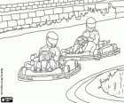 Dos karts de competición en plena carrera