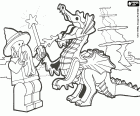 Dos personajes del mundo de la magia de Lego. Un viejo mago con la varita mágica y un dragón