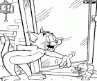 Los gestos de amabilidad entre el gato Tom y el ratón Jerry delante a la puerta de la casa
