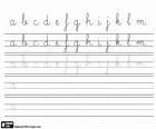 Un ejercicio de caligrafía con el abecedario, las letras minúsculas de la A a la M